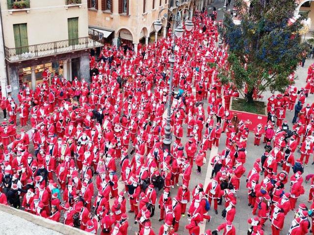 Babbi Natale di corsa a Treviso;  l’8 Dicembre torna la X-mas Run 