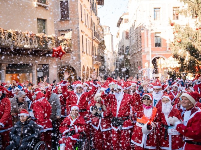 Mille Babbi Natale per la Xmas run: a Treviso vince la solidarietà  