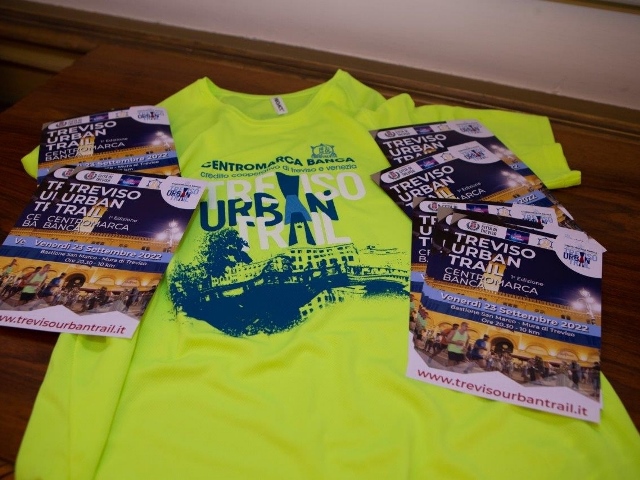 Di corsa in notturna tra scalinate, ponti e fontane: ecco il Treviso Urban Trail