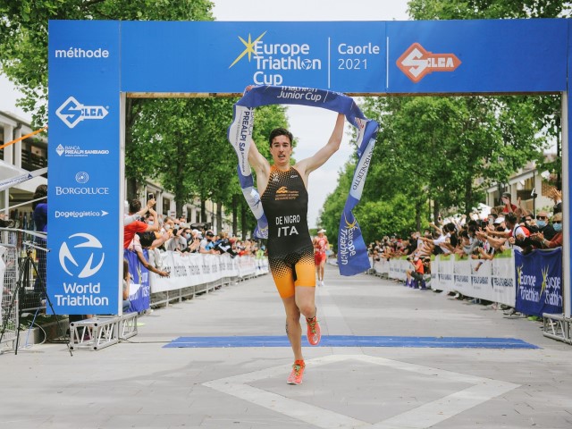 L’azzurro De Nigro e l’olandese De Koning trionfano nella Europe Triathlon Junior Cup di Caorle