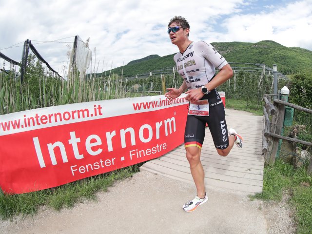 L’iridato Bogen fa suo a mani basse il 35° Triathlon del Lago di Caldaro