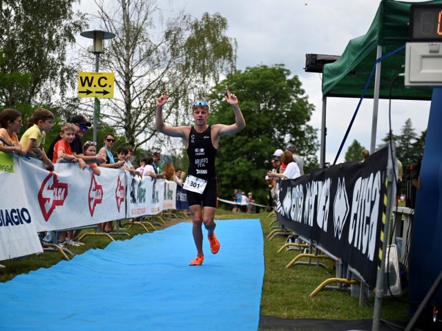 Il vicentino Aruffo e la trevigiana Carniato vincono il Triathlon Kids (Junior) di Revine