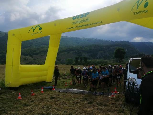 Terminata l’attesa, tutti di corsa col naso all’insù con il Trail delle Fate, il Monte Magnola Trail e l’Ultra Sky Marathon d’Abruzzo