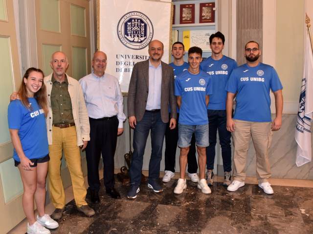Il rettore premia l’esempio degli atleti medagliati ai Campionati Nazionali Universitari 2024