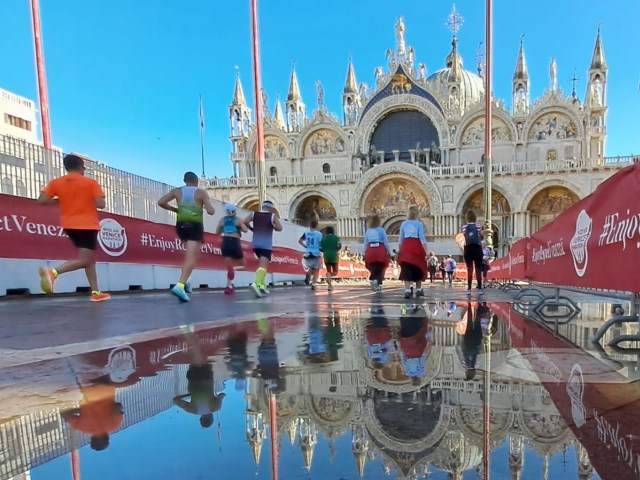 5 mesi alla 39^ Wizz Air Venicemarathon - Superati gli 11.000 iscritti e la mezza maratona è già sold out