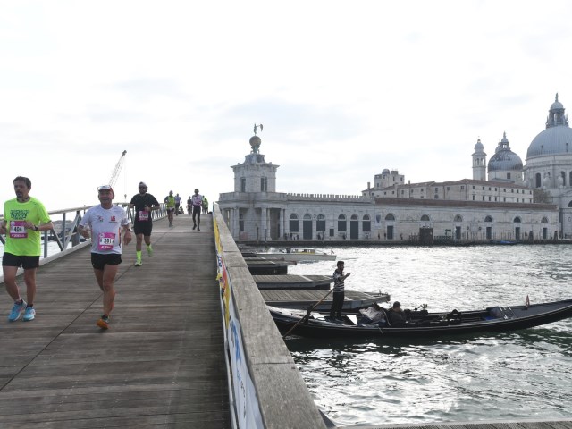 38^ Wizz Air Venicemarathon: grandissima festa oggi a Venezia per oltre 15.000! 