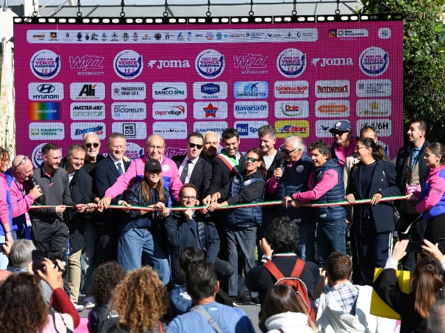 Inaugurato il 34^ Exposport Venicemarathon Village 