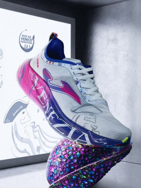 Venicemarathon e Joma lanciano la speciale scarpa R-1000 ispirata all’eleganza di Casanova e al vetro di Murano