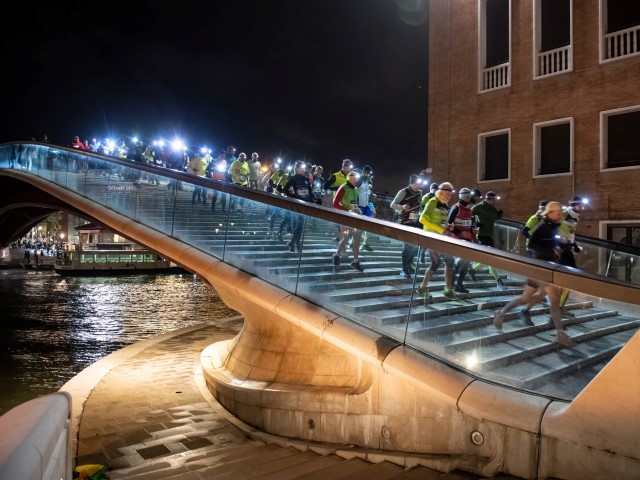 Domani sera si corre a Venezia, a lume di torcia, il 9^ CMP Venice Night Trail!