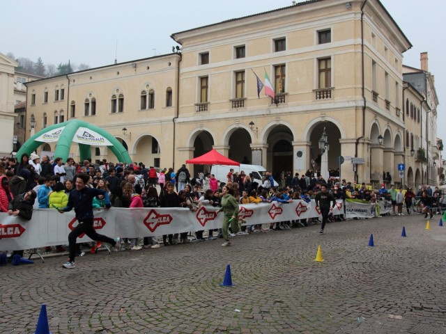 Giovedì 6 marzo 1300 studenti nel cuore di Conegliano con la staffetta La Ventuno del Cima