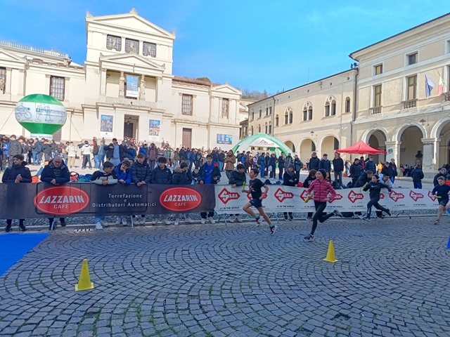 Più di 1200 studenti a colorare Contrada Granda per La Ventuno del Cima