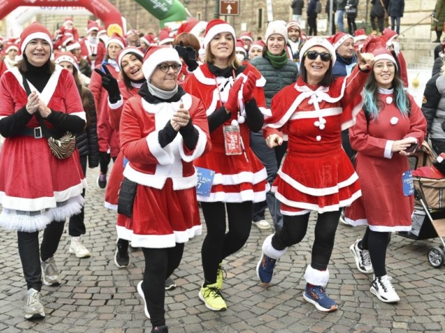 Musica e balli, Avesani Verona Christmas Run di domenica 15 dicembre è la festa dei Babbi Natale