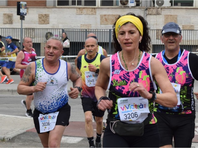 Vivicittà Caserta, corsa e felicità: Betti e Maniaci firmano il trionfo
