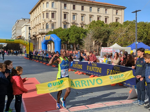Domenica 12 aprile torna Vivicittà in 40 città: 42^ edizione della corsa più grande del mondo