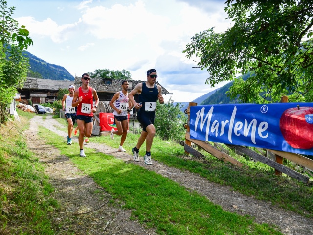 Clara e Maschi vincono la Corsa dei masi della Val d’Ultimo