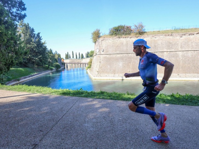 PeschieraTRI 2026: spettacolo sul Garda con oltre 2200 atleti. I risultati
