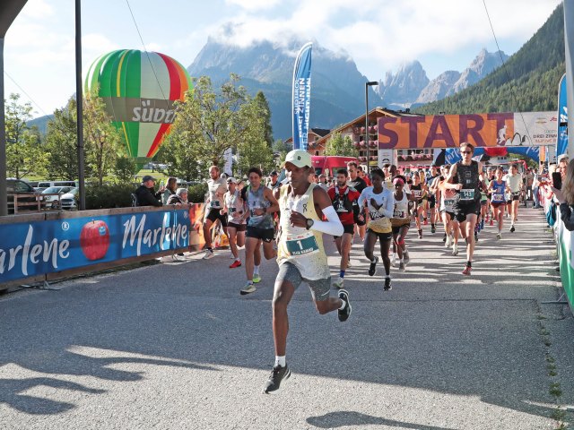 I keniani Kariuki e Chebet trionfano alla 29a Südtirol Drei Zinnen Alpine Run