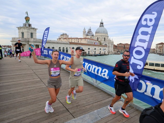 La 40^ Wizz Air Venicemarathon, la più veloce e partecipata di sempre, ha fatto correre oltre 40.000 persone
