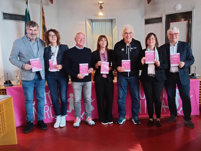 In 2000 per la decima Corri in rosa di domenica 10 novembre a San Vendemiano