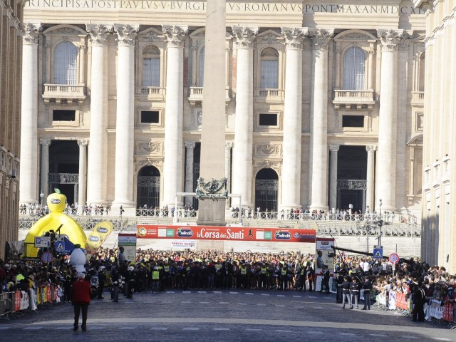 Domani, a Roma, 1500 runners alla Corsa dei Santi. Partenza da Piazza San Pietro