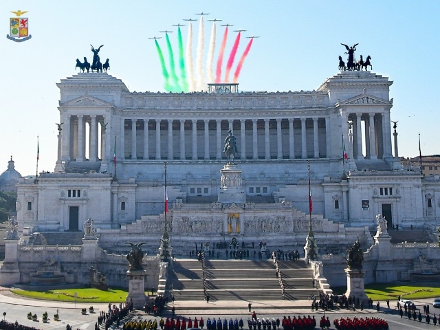 Le Frecce Tricolori sulla Run Rome The Marathon, Roma prende il volo