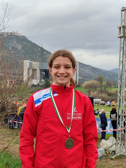 Giorgia Meneghetti è bronzo tra le cadette ai campionati italiani di corsa campestre