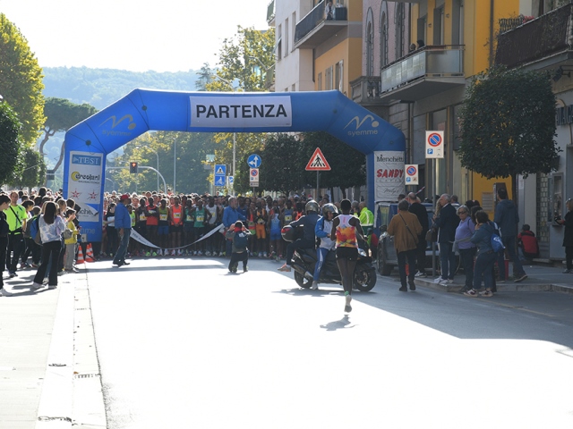 Maratonina di Arezzo - Gare spettacolo e record sia maschile che femminile nella mezza aretina