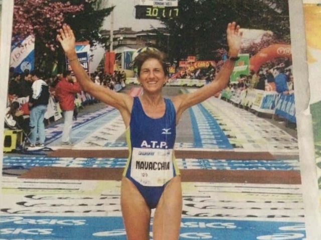 Cartolina: Maria Grazia Navacchia “maratoneta”