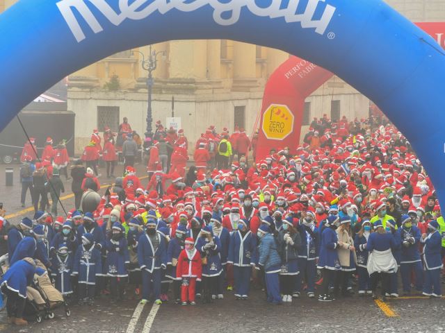 Melegatti Christmas Run Verona, domenica 18 dicembre Babbi Natale in piazza Bra