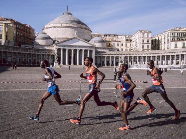 Il calcio a patti con il podismo: Il Napoli va in trasferta per la Napoli City Half Marathon