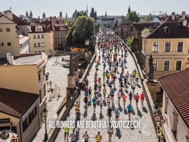 Domenica 3 maggio il team RunCzech si prepara a correre la Volkswagen Prague Marathon LIVE