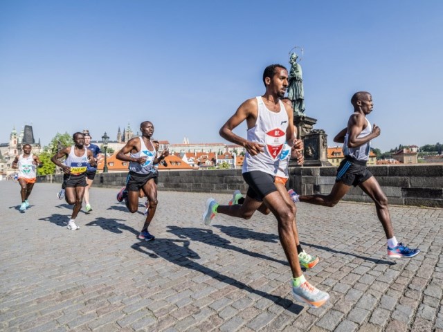 Prague International Marathon, i top runner al via da Piazza Venceslao domenica 7 maggio