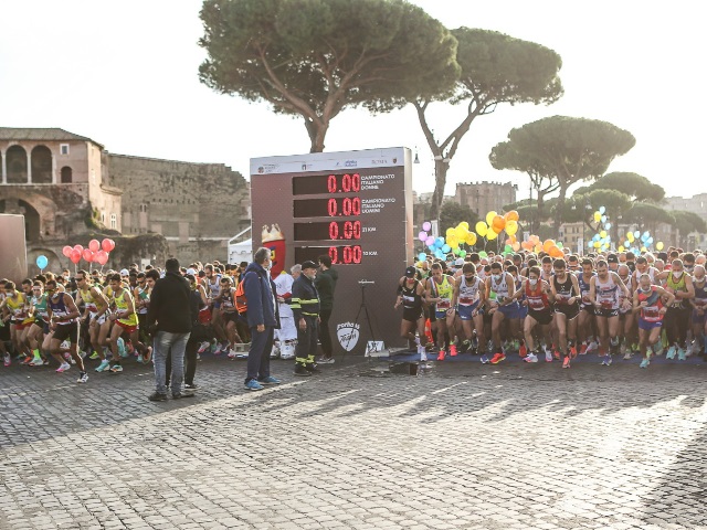 Rome21K: 2500 runners hanno corso nel cuore di Roma