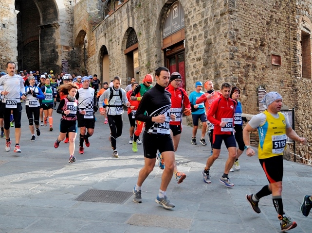 Svelata la canotta tecnica della “Terre di Siena Ultramarathon”