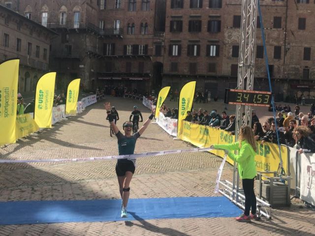 Terre di Siena Ultramarathon: quasi 1.300 i maratoneti al via di piazza del Campo domenica 26 febbraio