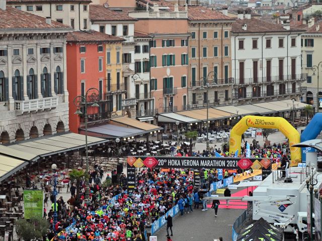 20^ Hoka Verona Marathon, Hajjy e Luna i vincitori: “Correre a Verona è uno spettacolo”